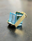 blue topaz cube pendant in 18k gold