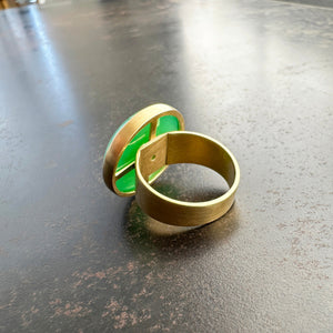 chrysoprase ring, 18k gold ring, fine jewelry, spin ring, size 8, unique jewelry, one of a kind jewelry, green luminous stone, 18 carat chrysoprase