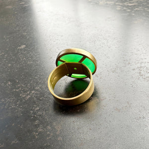 chrysoprase ring, 18k gold ring, fine jewelry, spin ring, size 8, unique jewelry, one of a kind jewelry, green luminous stone, 18 carat chrysoprase