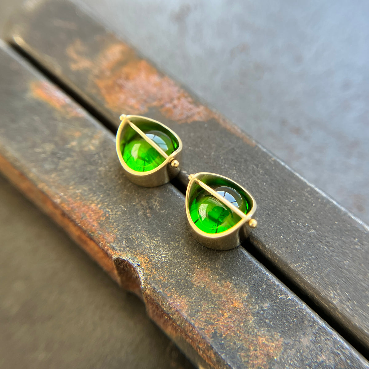 chrome diopside green gemstone and 18k gold stud earrings