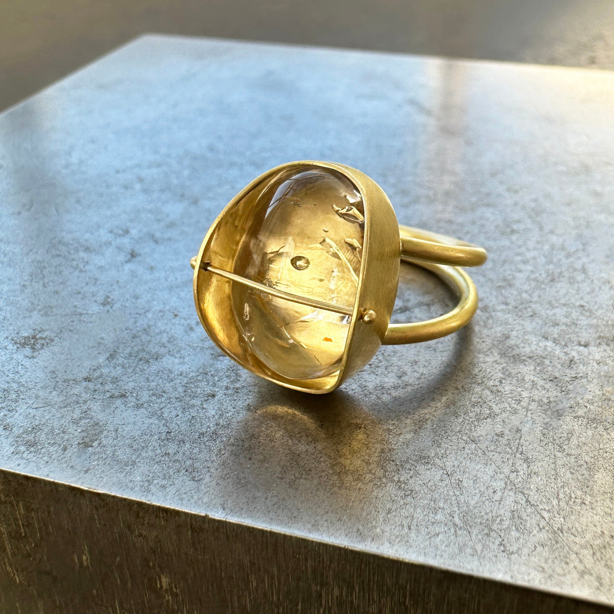 Captured Enhydro Ring - 18k Gold