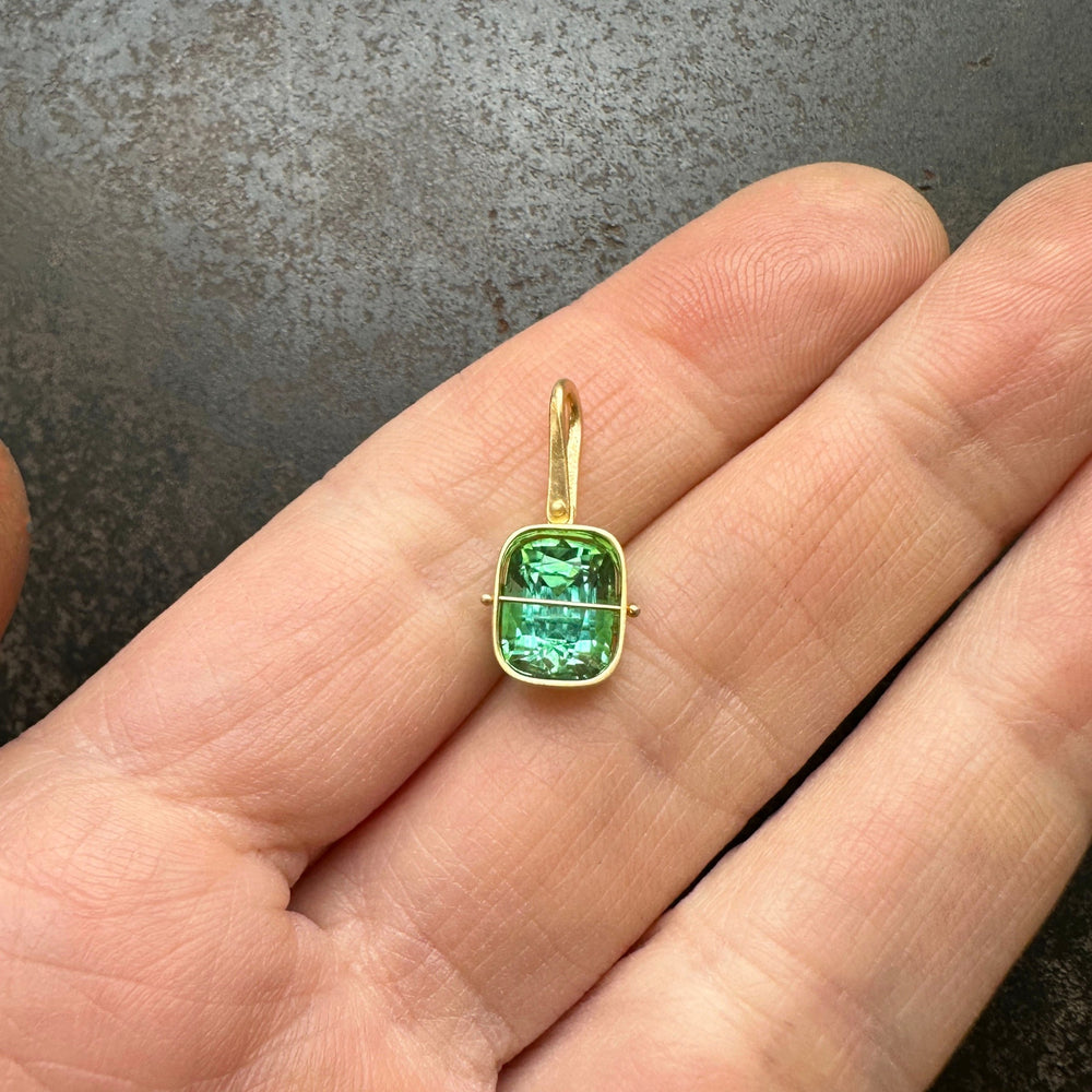 
                
                    Load image into Gallery viewer, Captured Mint Green Tourmaline Necklace
                
            