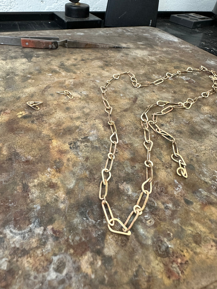 
                
                    Load image into Gallery viewer, Hand Hammered Mixed Links Chain
                
            