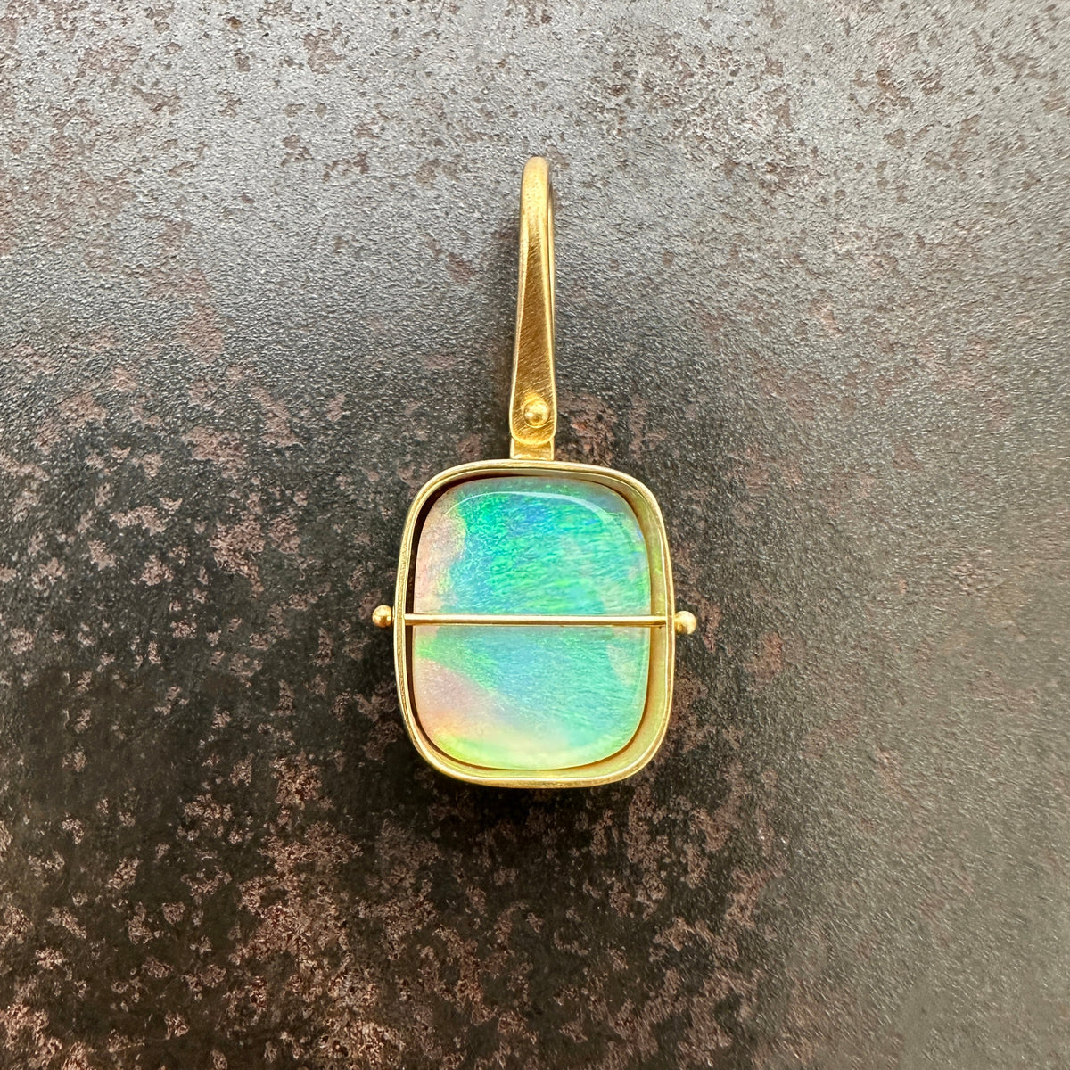 crystal opal pendant in 18k gold
