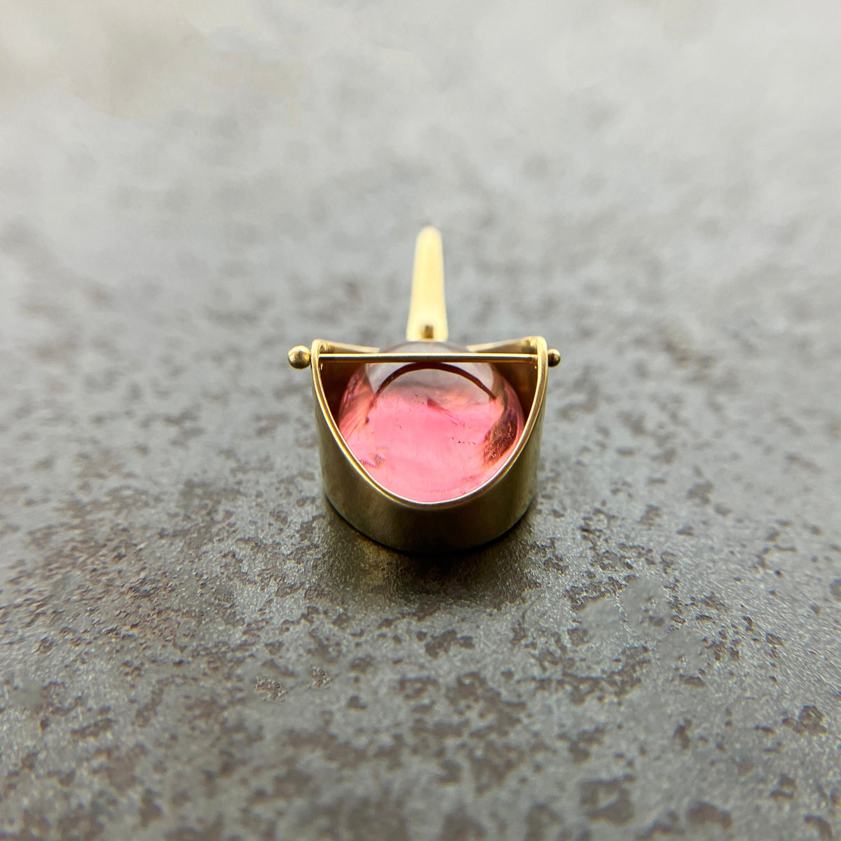pink tourmaline oval pendant in 18k gold