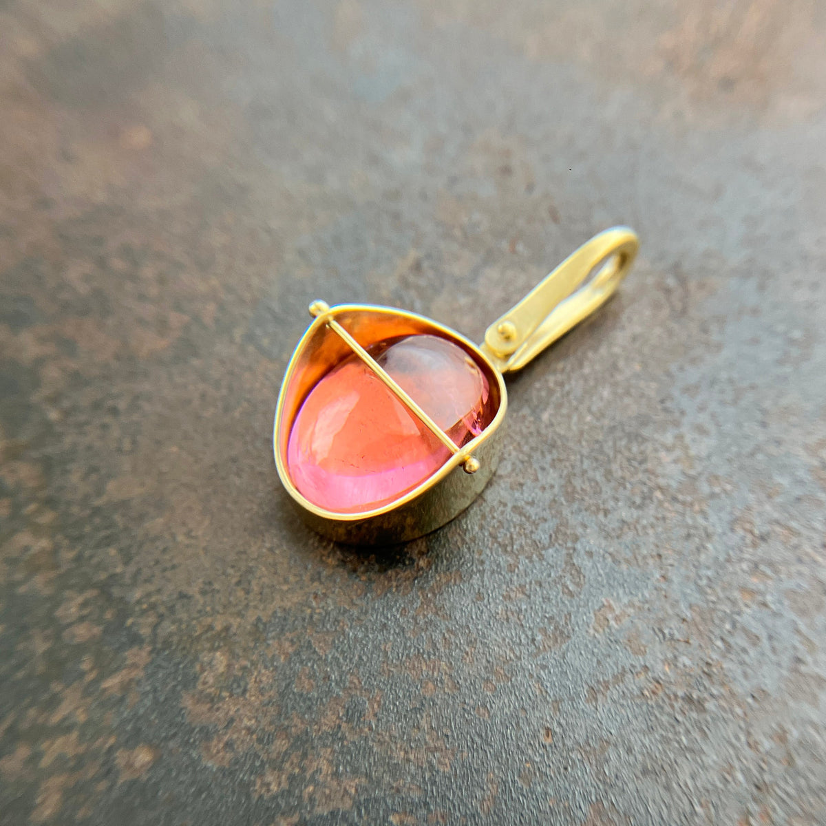 pink tourmaline oval pendant in 18k gold
