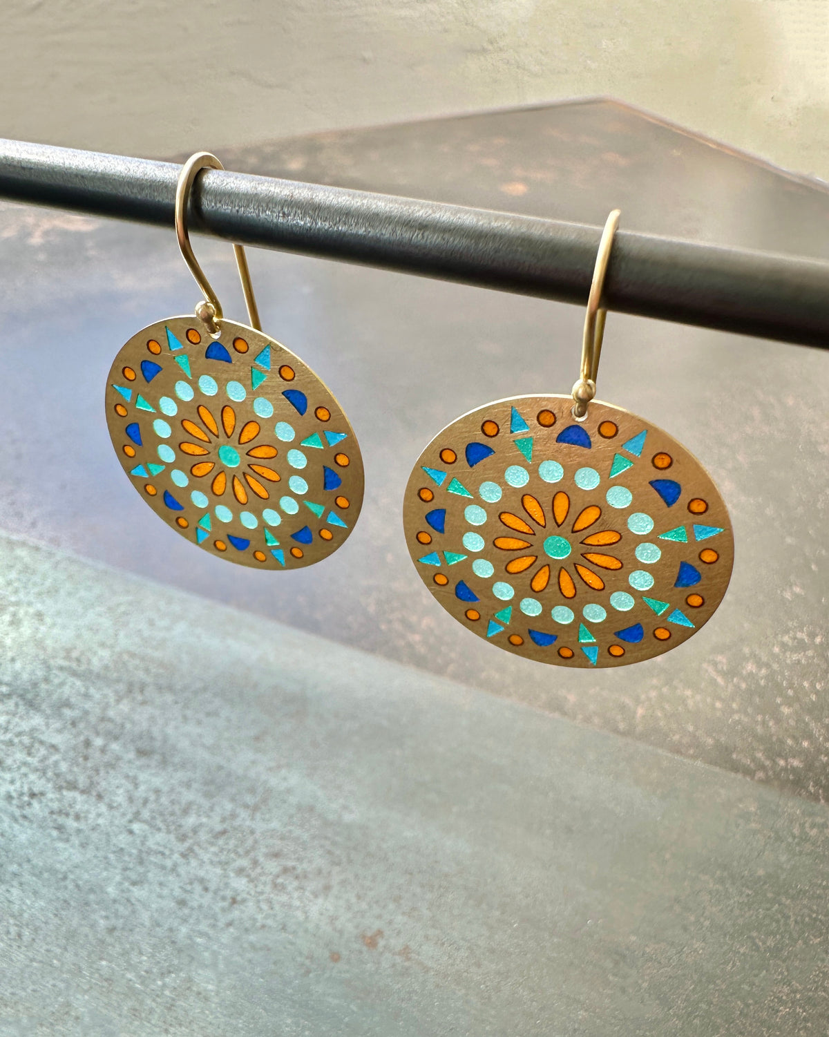 plique-a-jour, earrings, 18k gold earrings, mallorca, fine jewelry, enamel jewelry