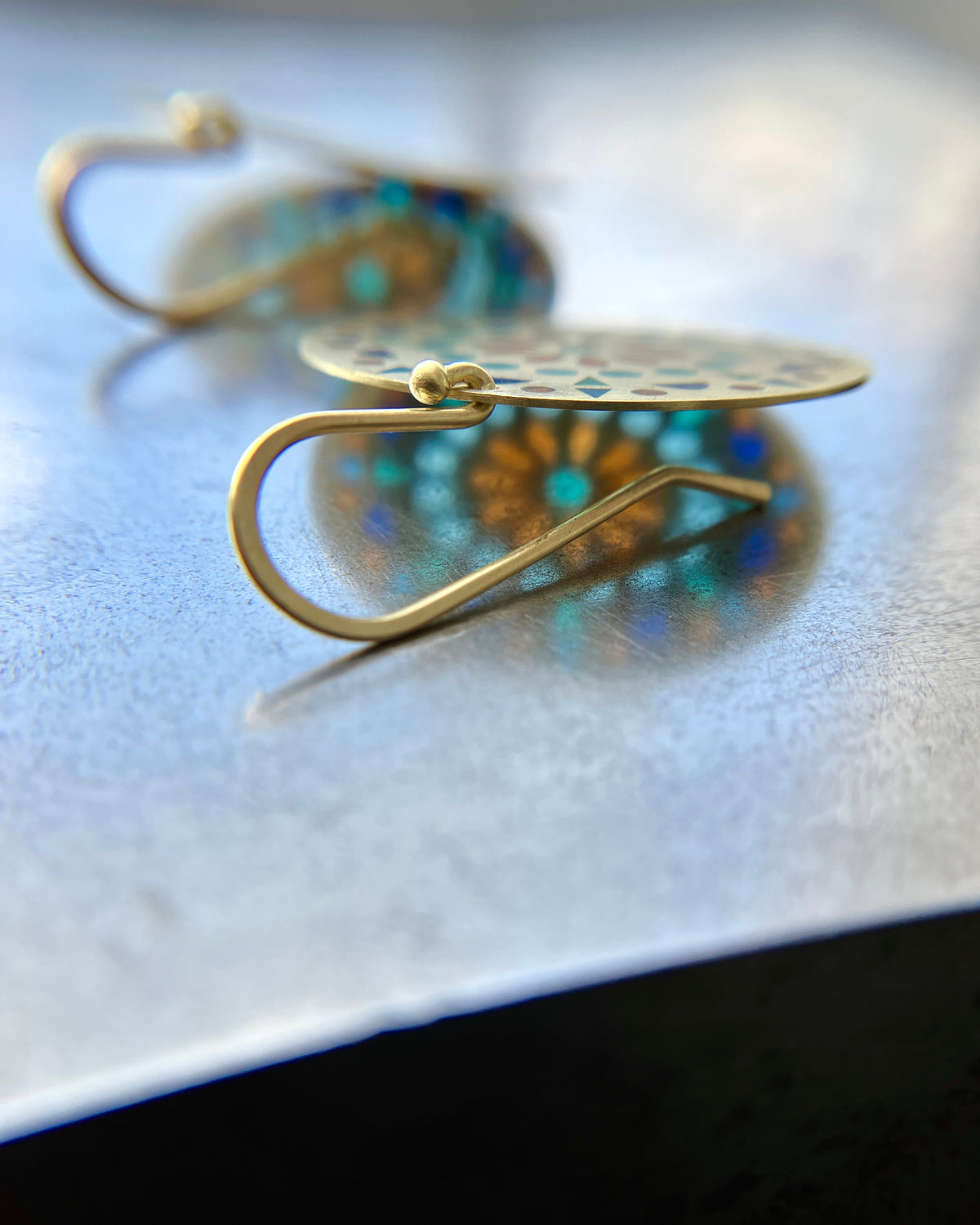 plique-a-jour, earrings, 18k gold earrings, mallorca, fine jewelry, enamel jewelry