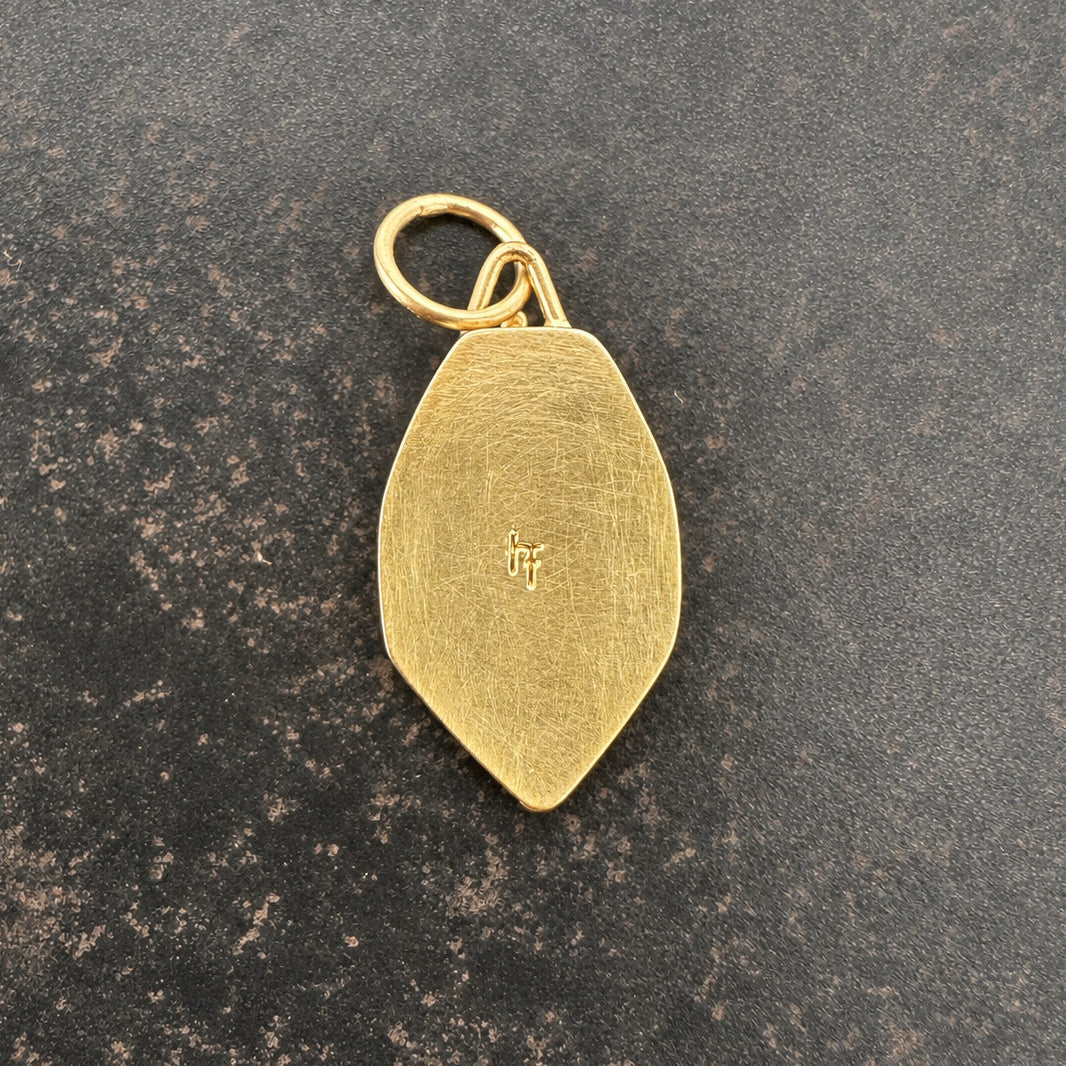 three wood opal pendnt in 18k gold