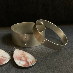
                
                    Load image into Gallery viewer, Collar Bangle - Thin
                
            