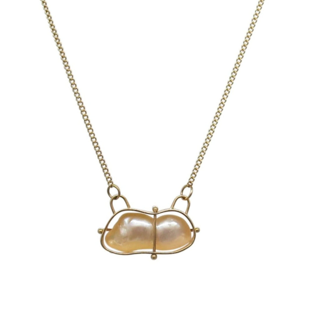 
                
                    Load image into Gallery viewer, Captured Biwa Pearl Cloud Necklace
                
            