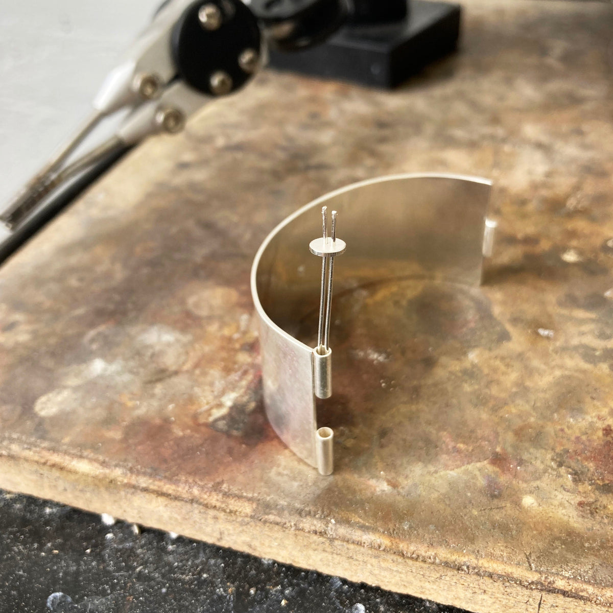 Captured Montana Agate Hinge Bracelet