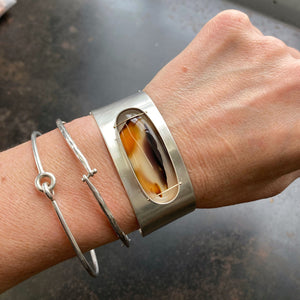 
                
                    Load image into Gallery viewer, Captured Montana Agate Hinge Bracelet
                
            