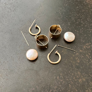 
                
                    Load image into Gallery viewer, Captured Coin Pearl Hoops
                
            